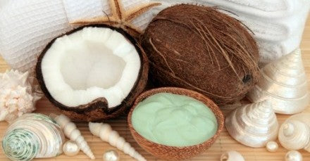 Coconut Oil Hydrates and Moisturizes Naturally